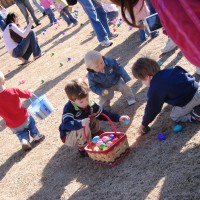 2008 Easter Egg Hunt 031EERobinson